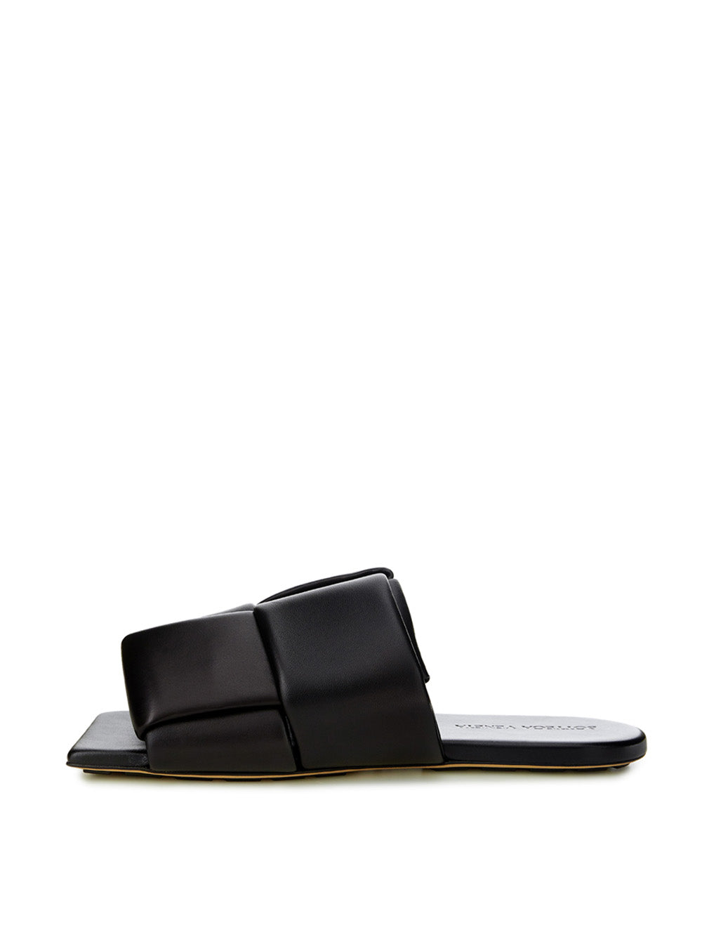 Bottega Veneta Elegant Black Leather Maxi Intreccio Mule